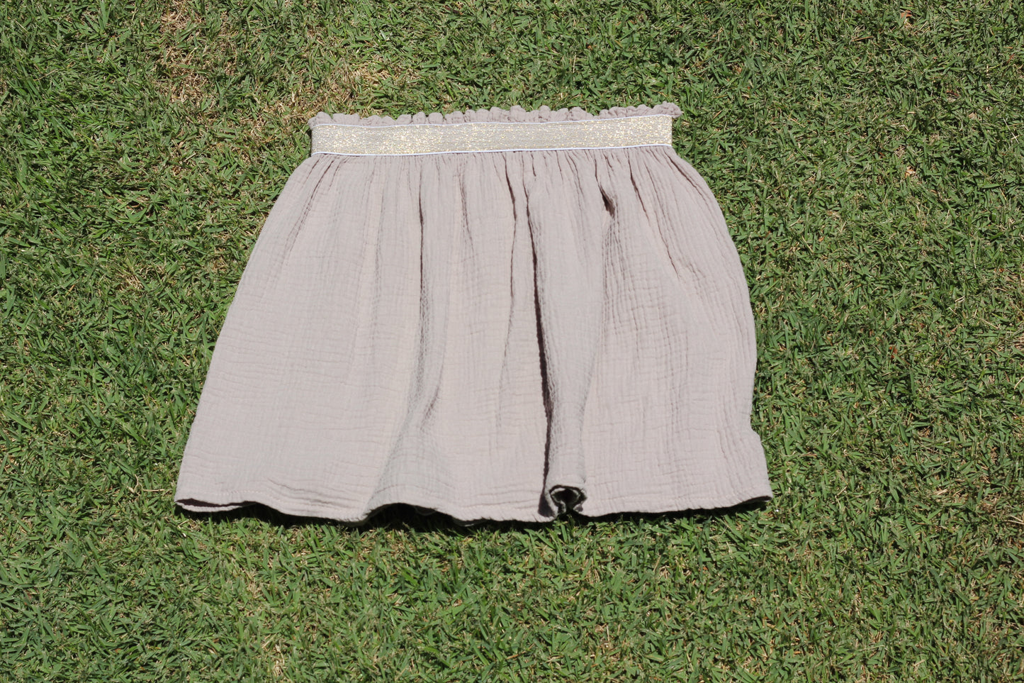 Short woman beige skirt Harriet, double cloth fabric with golden elastic