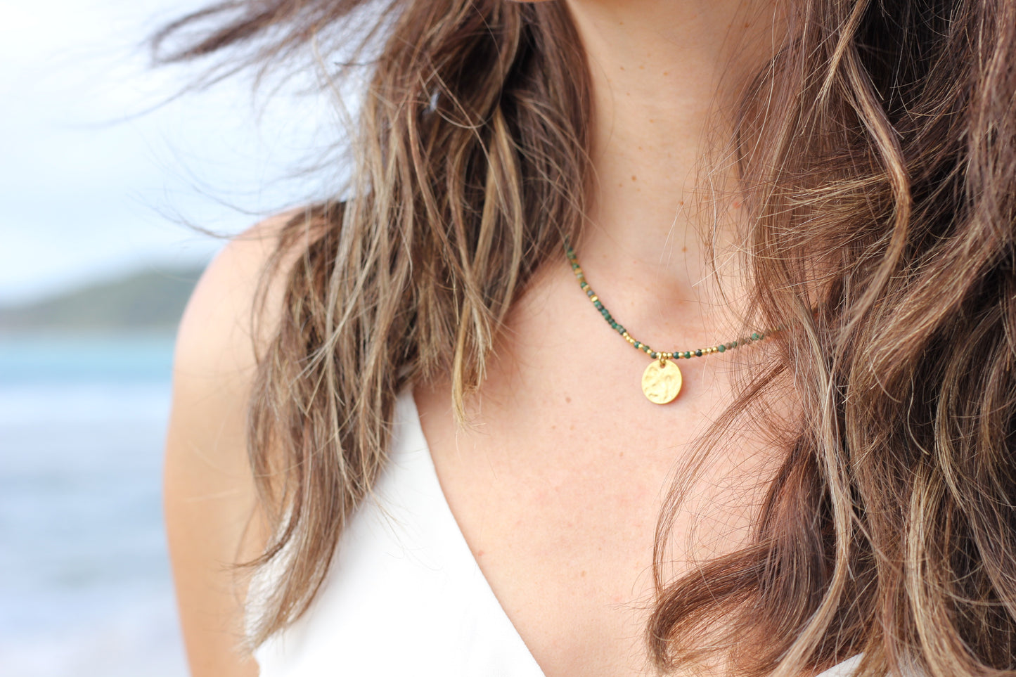 Golden “rainforest”, dark green necklace Alba