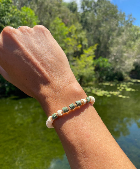 Khaki and white beaded stretch bracelet Romy