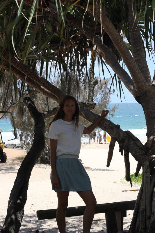 Short woman “Light eucalyptus green” skirt Harriet, double cloth fabric with golden elastic