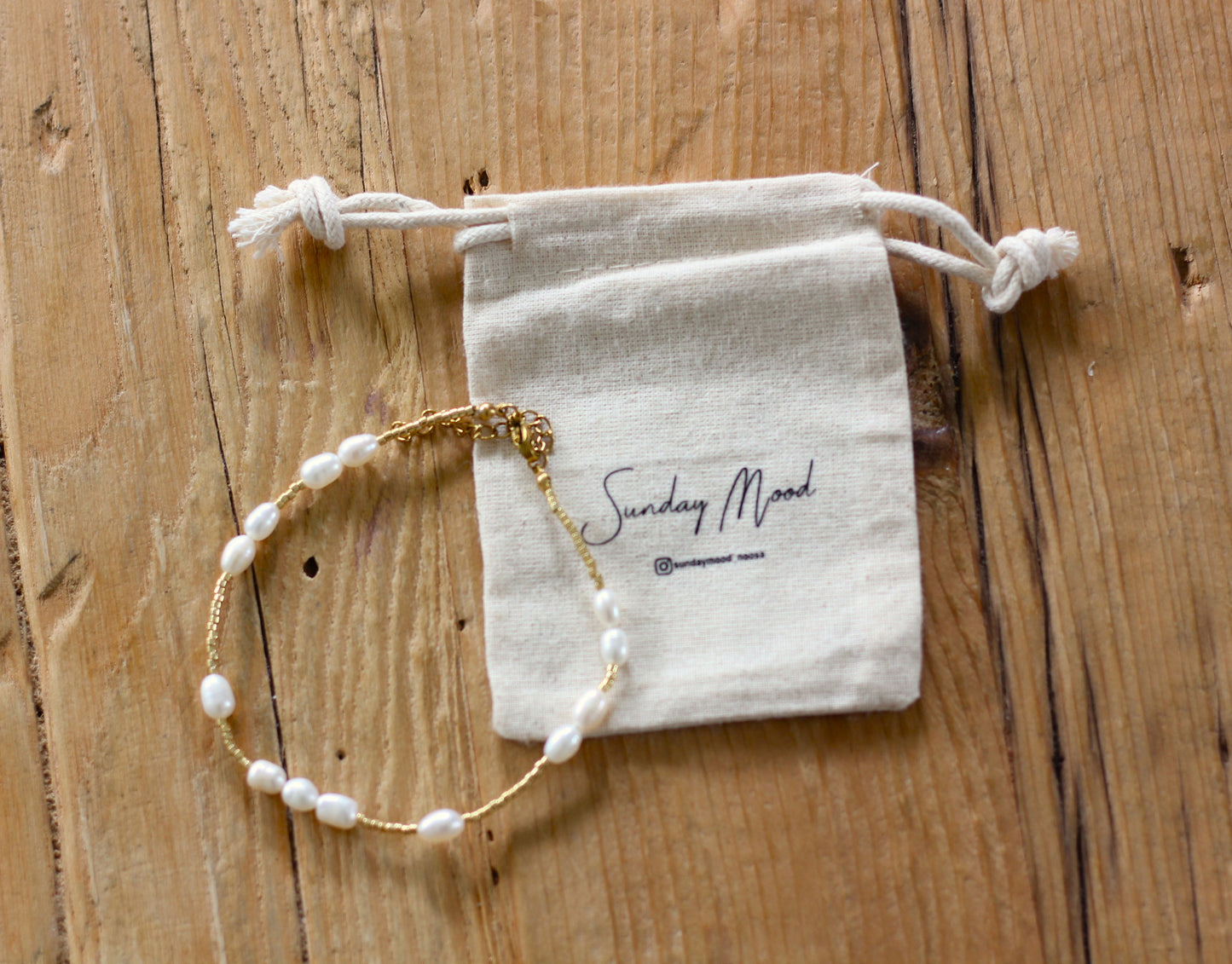 Delicate freshwater pearl and golden beads anklet Margot