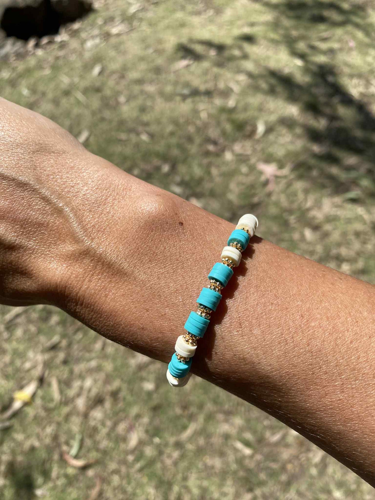 Aqua blue and white beaded stretch bracelet Romy