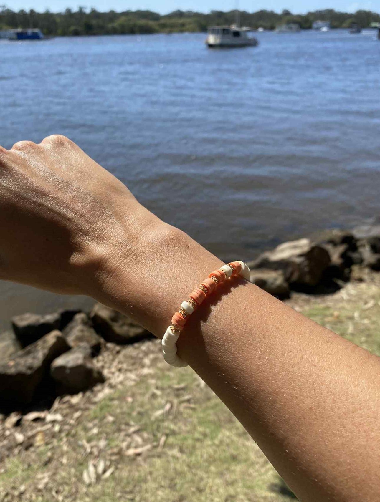 Peach pink and white beaded stretch bracelet Romy