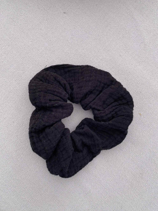 Black scrunchy