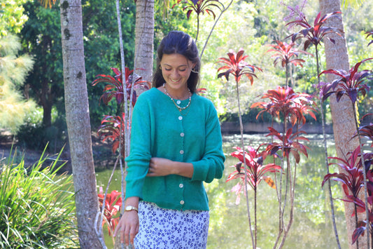 Cardigan Bright Green, Alma