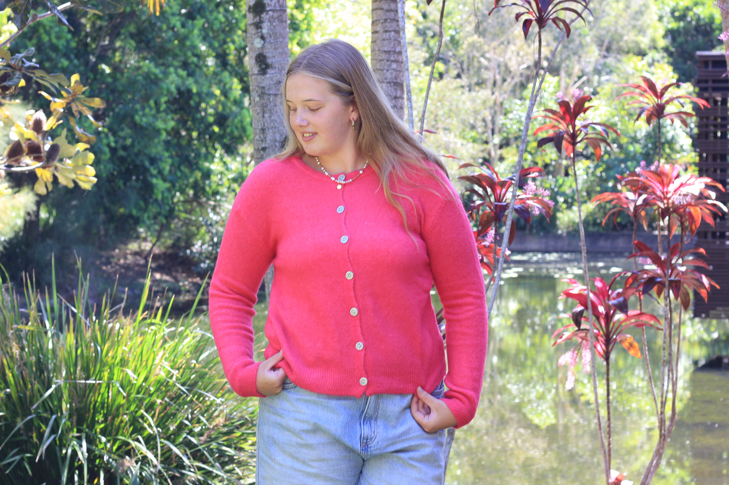 Cardigan Pink, Alma