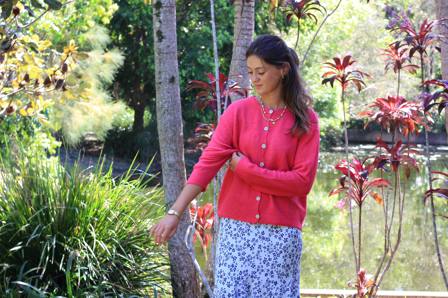 Cardigan Pink, Alma