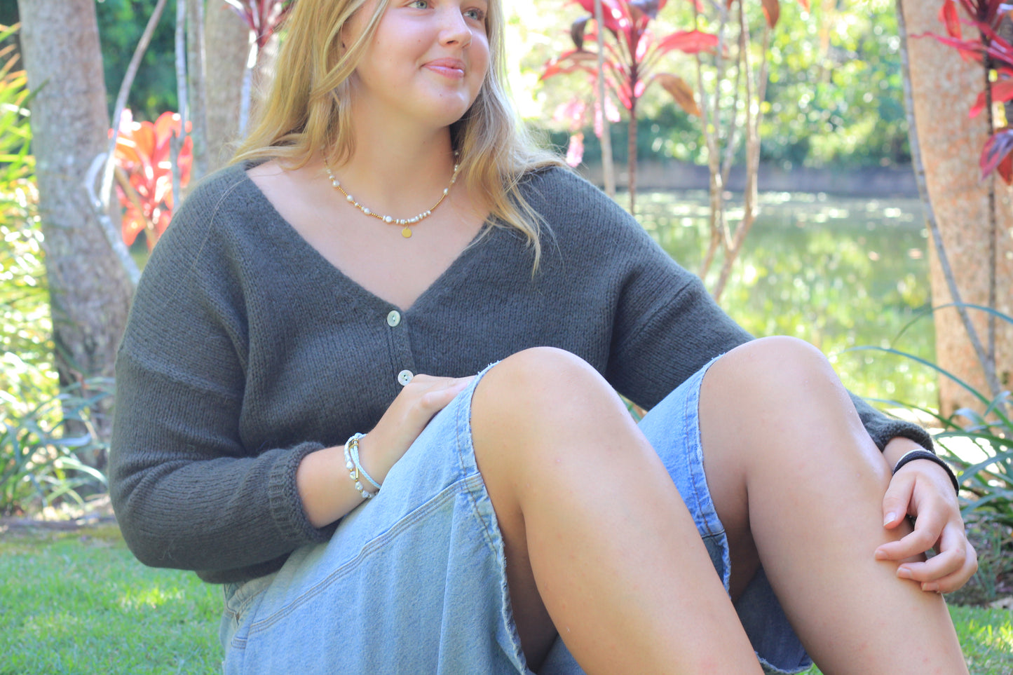 Cardigan Khaki, Sunday