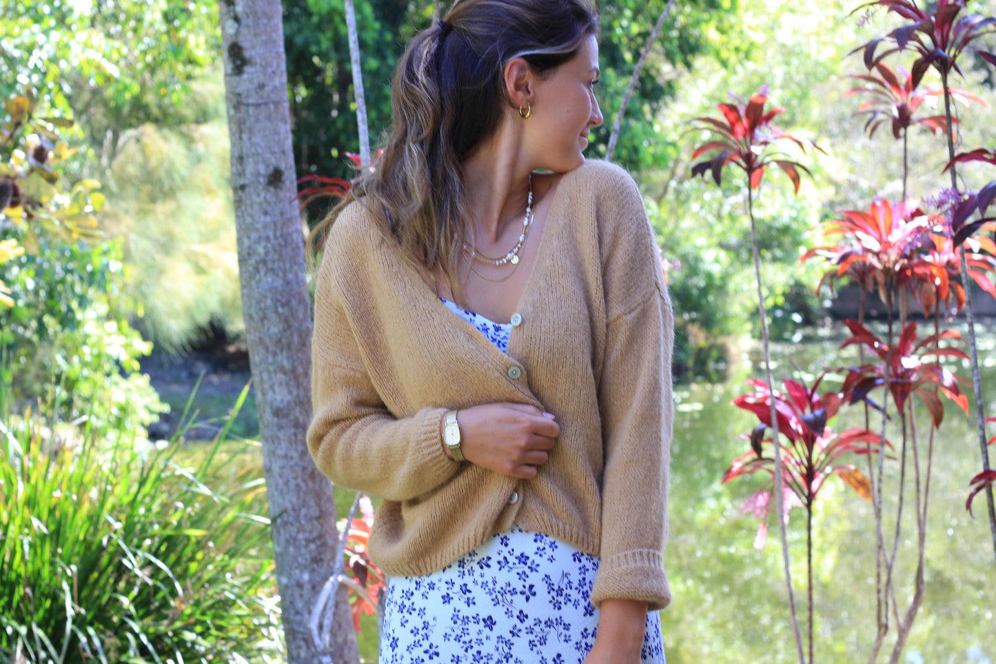 Cardigan Beige, Sunday