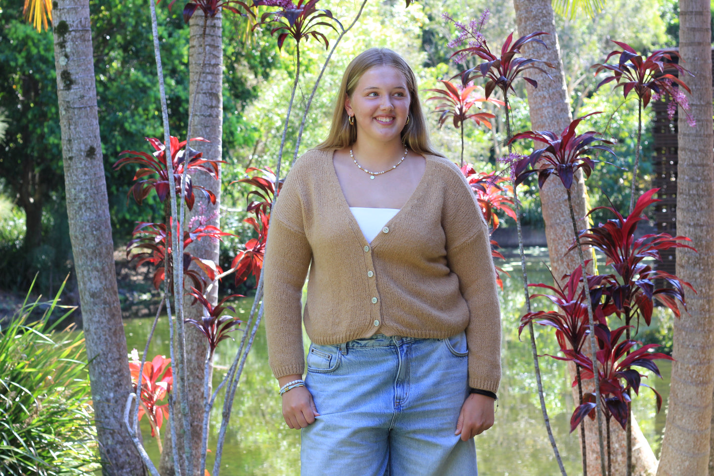 Cardigan Beige, Sunday