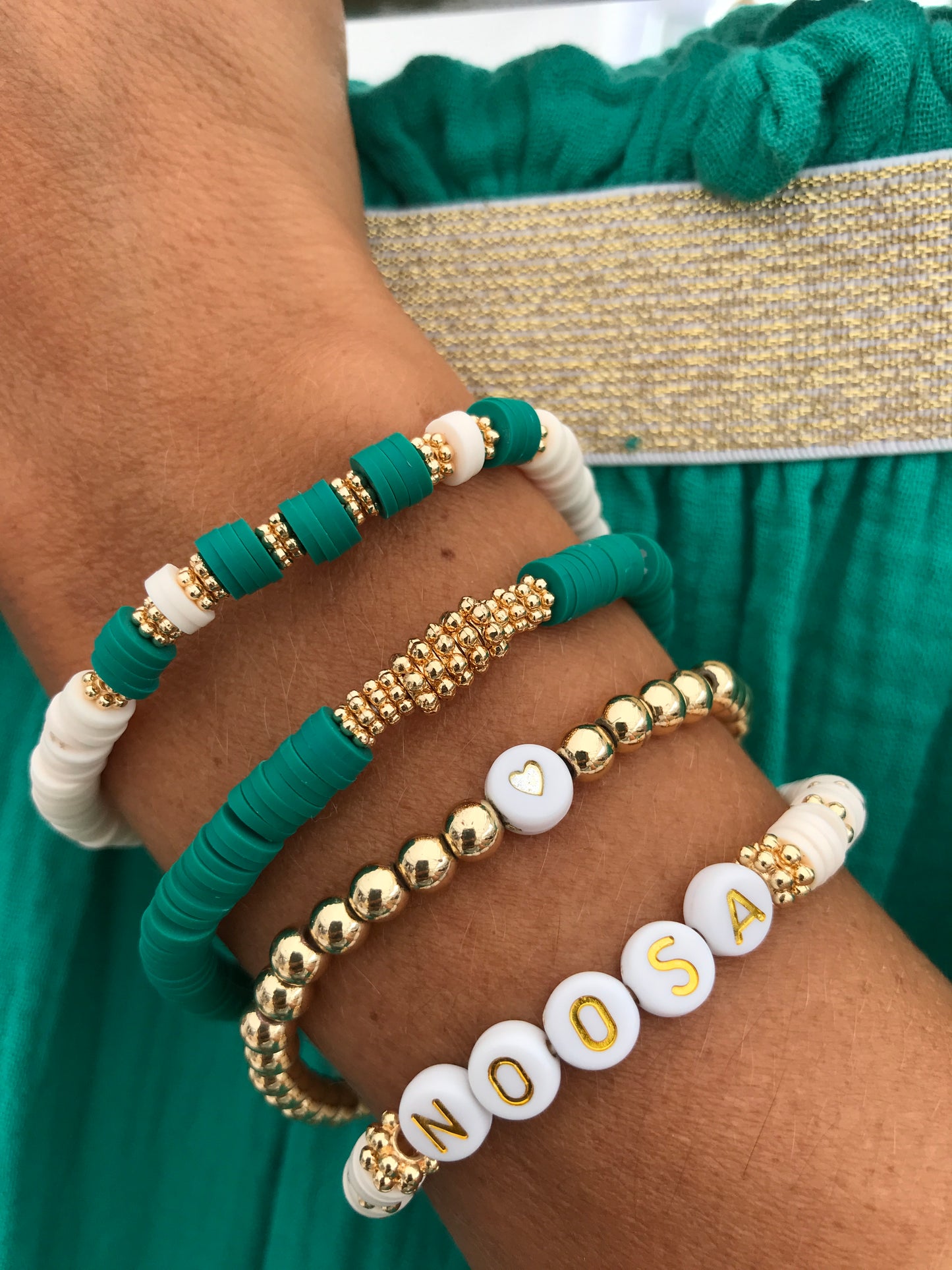 Golden stretch bracelet Scarlett 1 heart