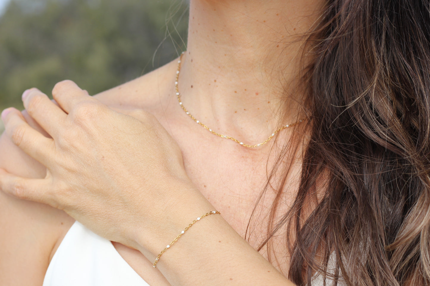Golden white beaded choker Grace