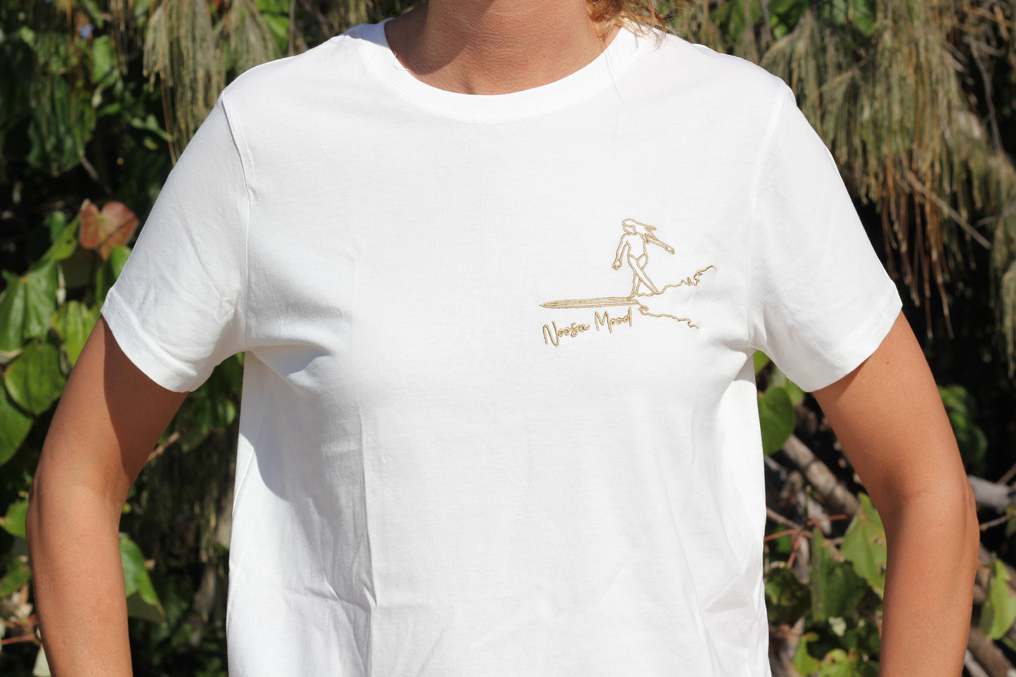 Embroidered Golden beige Longboard woman Noosa Mood T-shirt Hortense