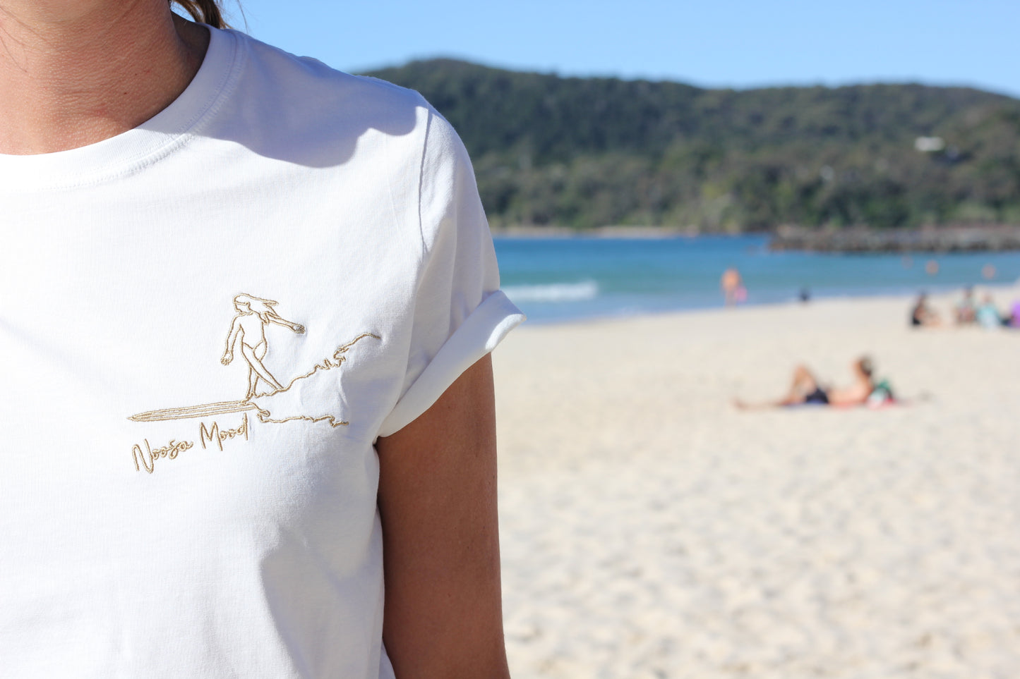 Embroidered Golden beige Longboard woman Noosa Mood T-shirt Hortense