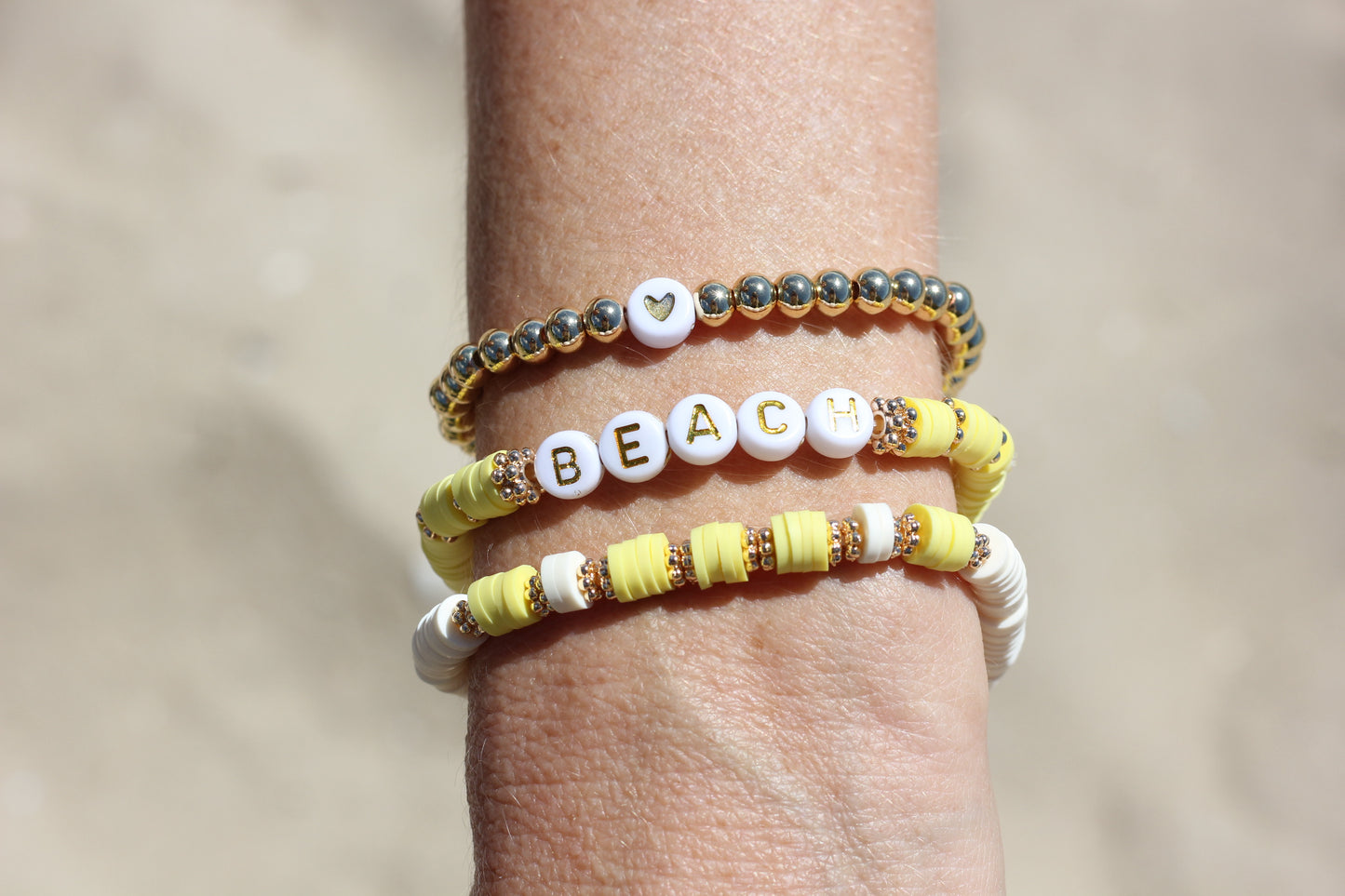 Golden stretch bracelet Scarlett 1 heart