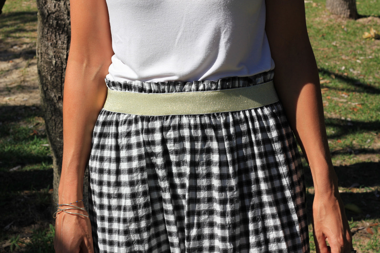 Long woman skirt black and white gingham Harriet, cotton fabric with golden elastic