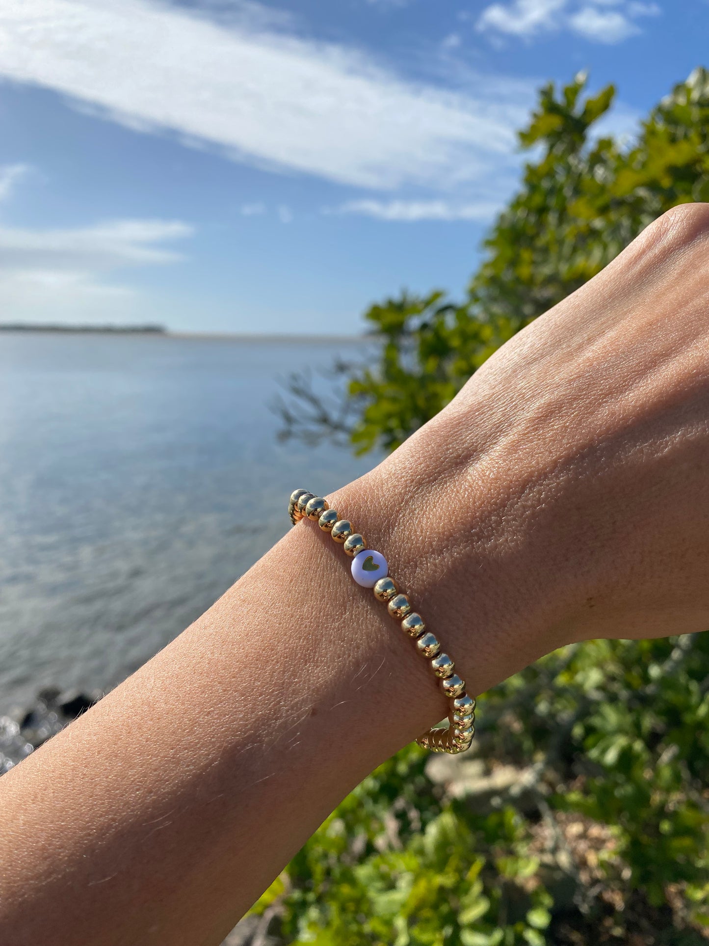 Golden stretch bracelet Scarlett 1 heart