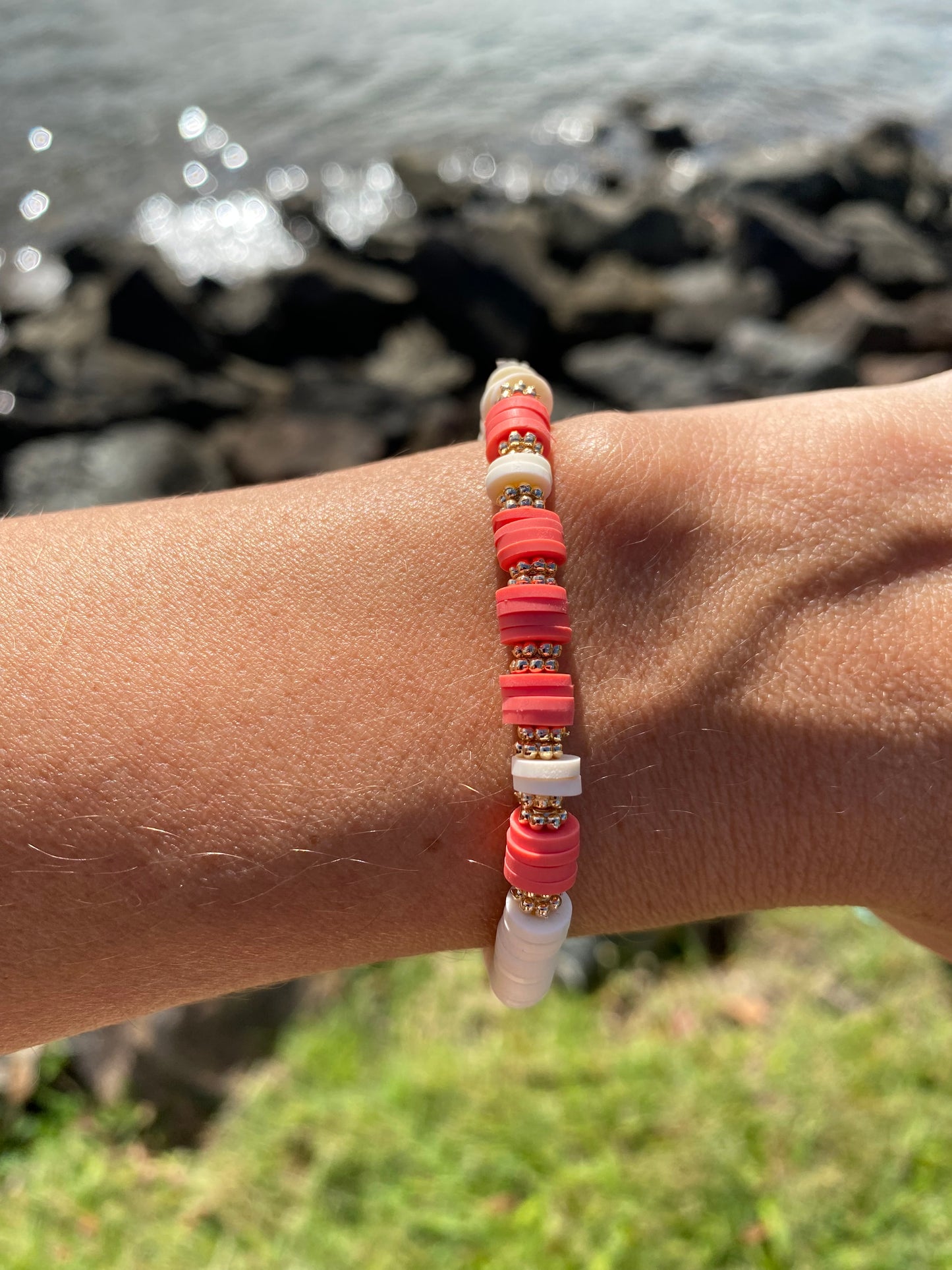 Strawberry pink and white beaded stretch bracelet Romy
