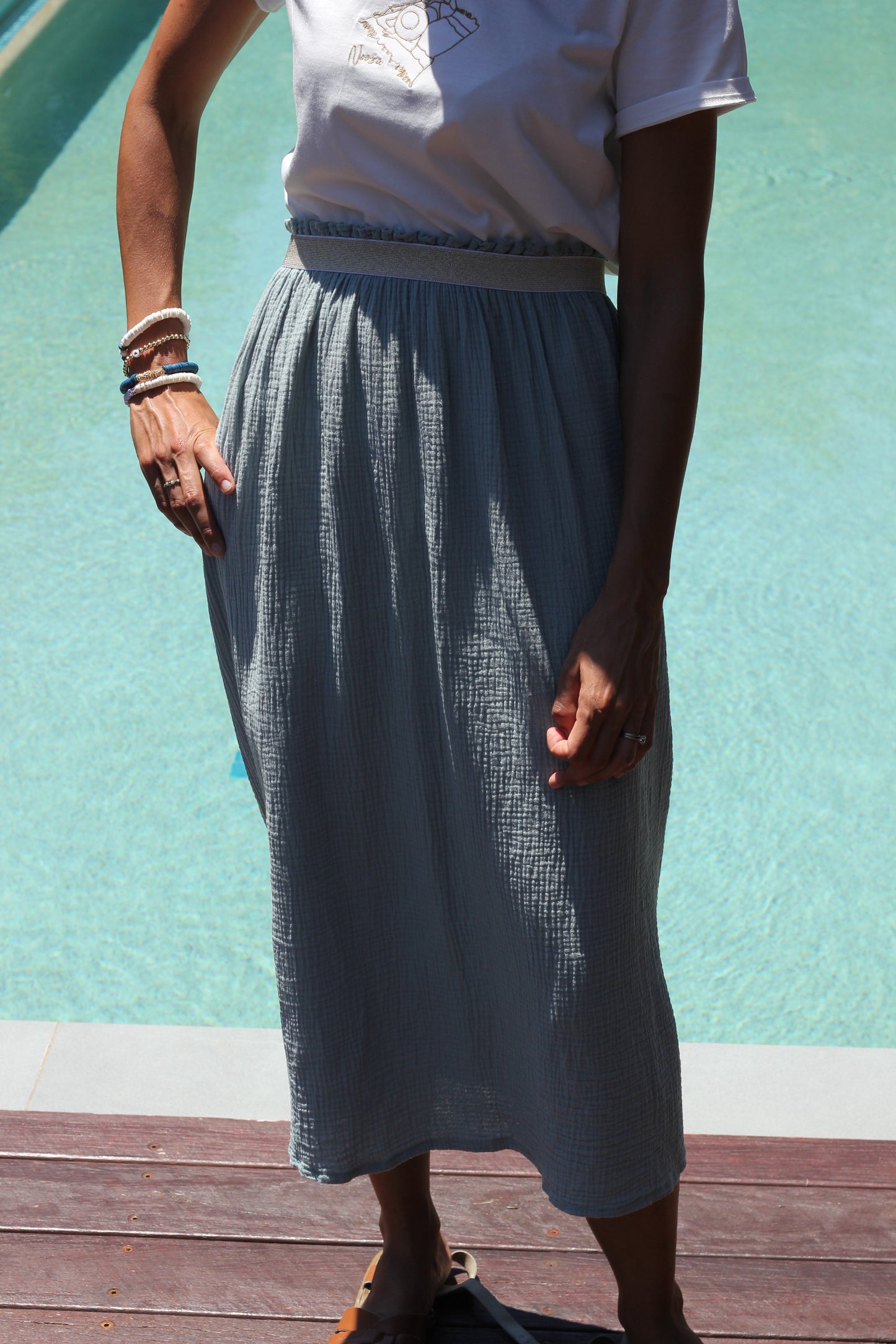 Long woman “Light eucalyptus green” skirt Harriet, double cloth fabric with golden elastic