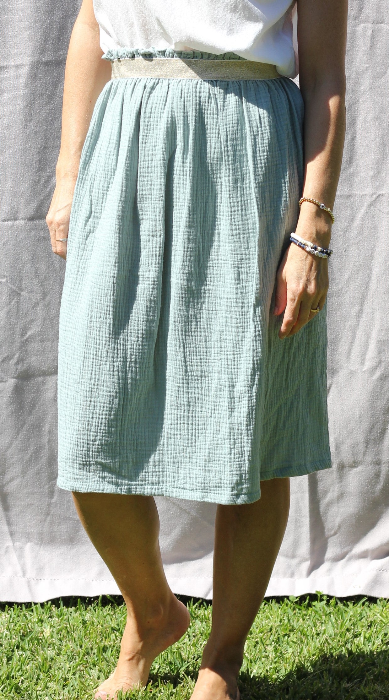Midi woman “light eucalyptus green” skirt Harriet, double cloth fabric with golden elastic